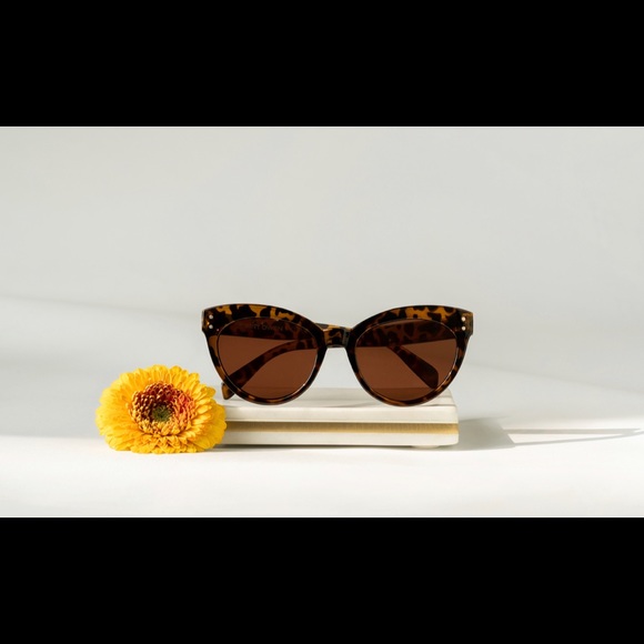 Saint Owen Accessories - ***Sold**Brand New Saint Owen x CURATEUR WYLDE Tortoise Shell Sunglasses